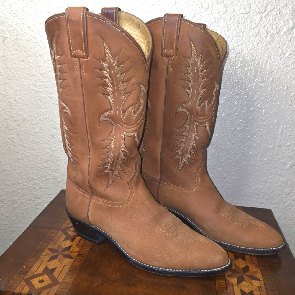 Tony Lama 10.5D Suede Boots